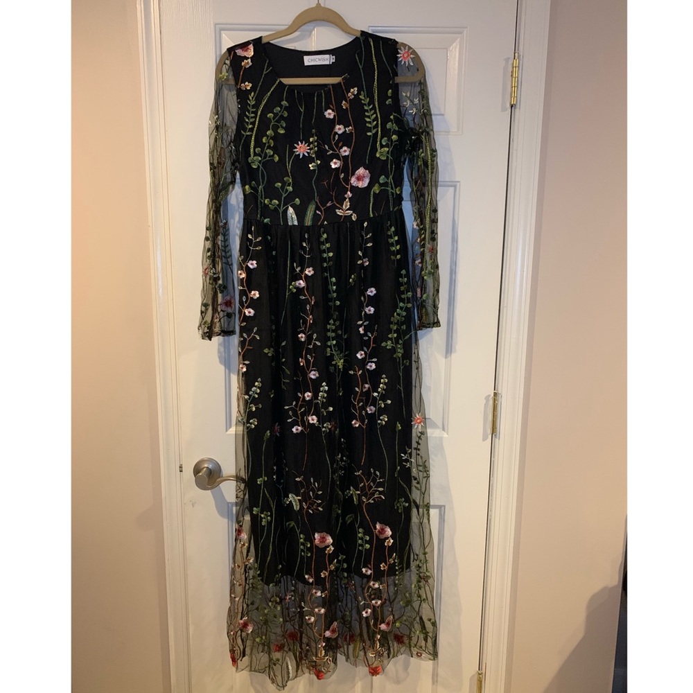 Black Floral Lace/Embroidery Dress